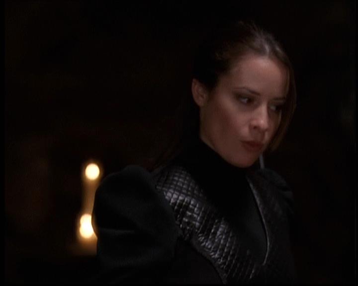 Charmed-Online-dot-net_608SwordAndTheCity1853.jpg Charmed-Online-dot-net_608SwordAndTheCity1853.jpg