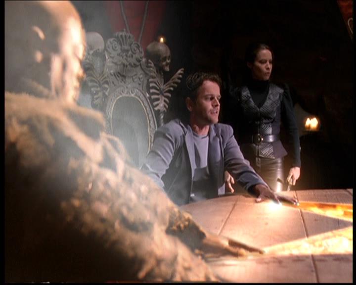 Charmed-Online-dot-net_608SwordAndTheCity1884.jpg Charmed-Online-dot-net_608SwordAndTheCity1884.jpg