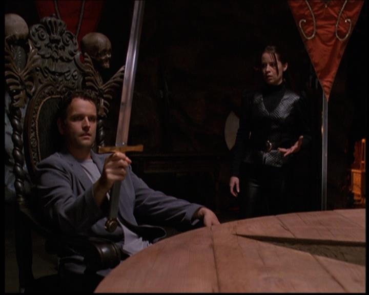 Charmed-Online-dot-net_608SwordAndTheCity1907.jpg