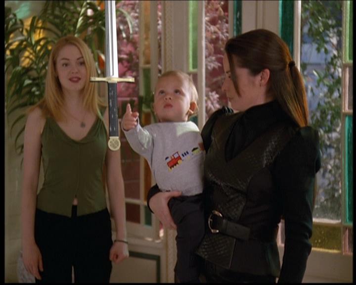 Charmed-Online-dot-net_608SwordAndTheCity2106.jpg
