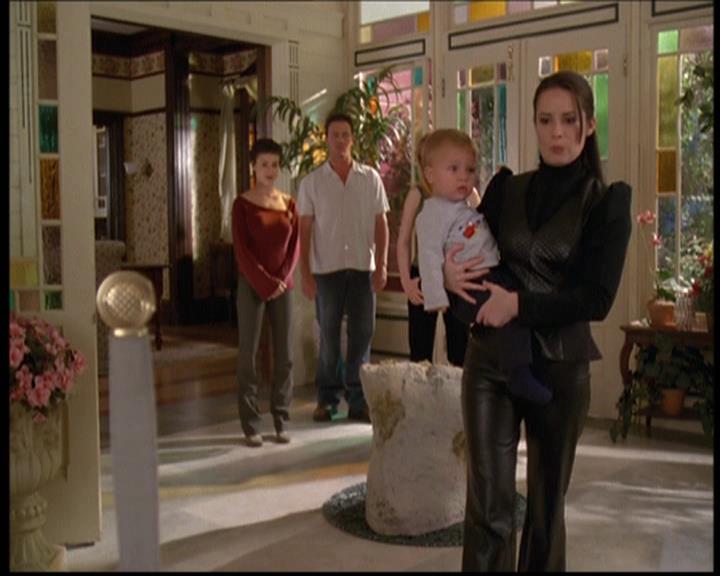 Charmed-Online-dot-net_608SwordAndTheCity2128.jpg