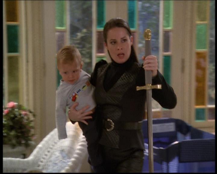 Charmed-Online-dot-net_608SwordAndTheCity2134.jpg