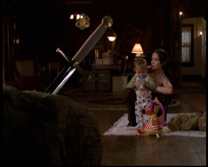 Charmed-Online-dot-net_608SwordAndTheCity2270.jpg