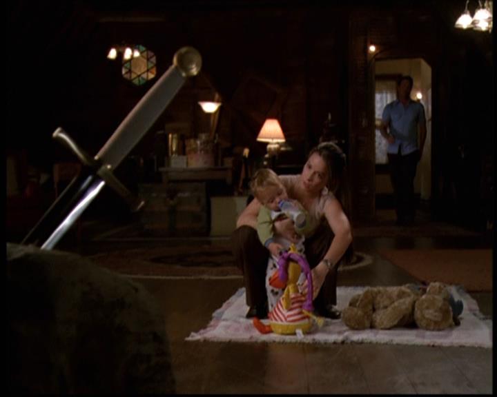 Charmed-Online-dot-net_608SwordAndTheCity2280.jpg