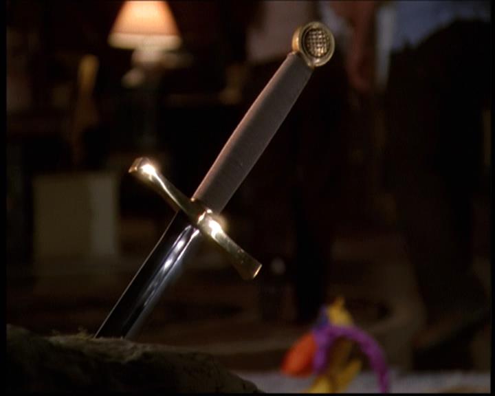 Charmed-Online-dot-net_608SwordAndTheCity2338.jpg Charmed-Online-dot-net_608SwordAndTheCity2338.jpg