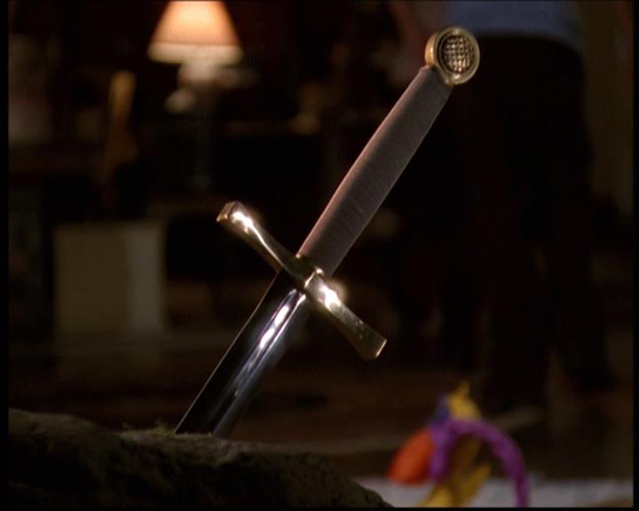 Charmed-Online-dot-net_608SwordAndTheCity2339.jpg Charmed-Online-dot-net_608SwordAndTheCity2339.jpg