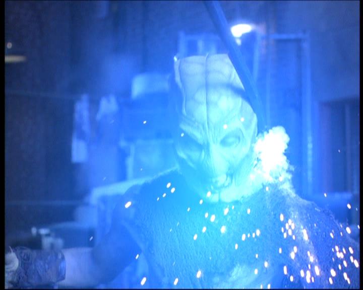 Charmed-Online-dot-609LittleMonsters0174.jpg Charmed-Online-dot-609LittleMonsters0174.jpg