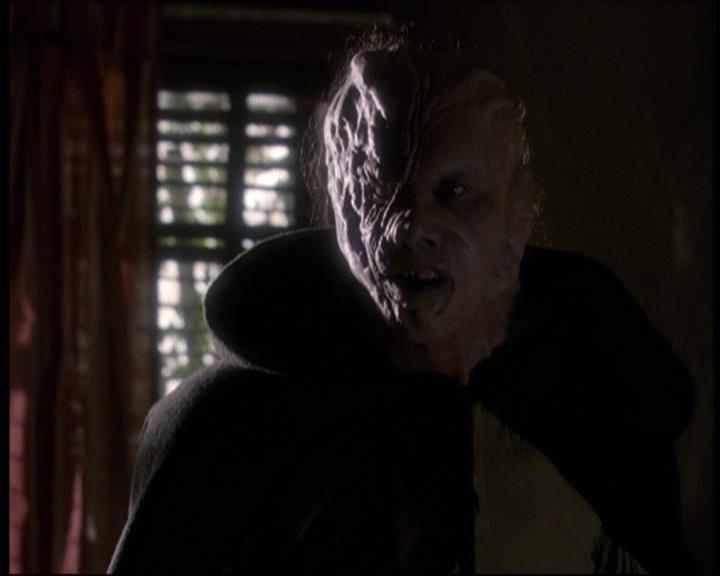 Charmed-Online-dot-609LittleMonsters1447.jpg Charmed-Online-dot-609LittleMonsters1447.jpg