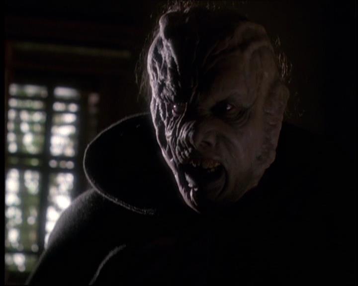 Charmed-Online-dot-609LittleMonsters1452.jpg Charmed-Online-dot-609LittleMonsters1452.jpg