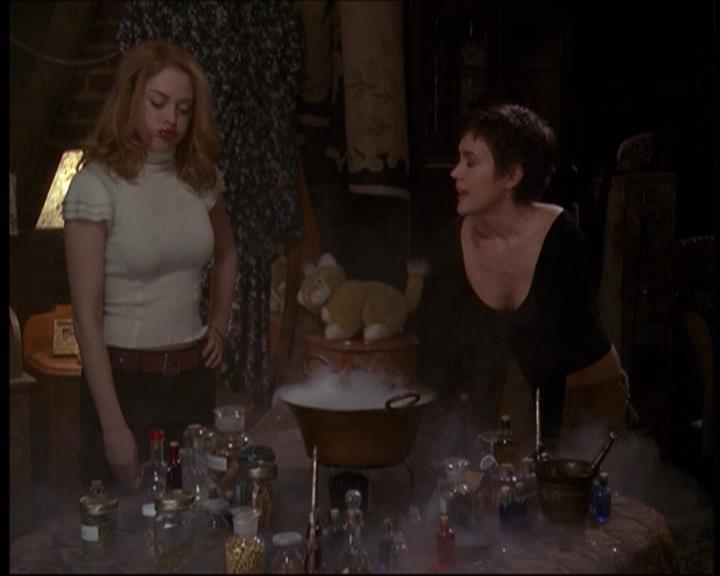 Charmed-Online-dot-609LittleMonsters1481.jpg Charmed-Online-dot-609LittleMonsters1481.jpg