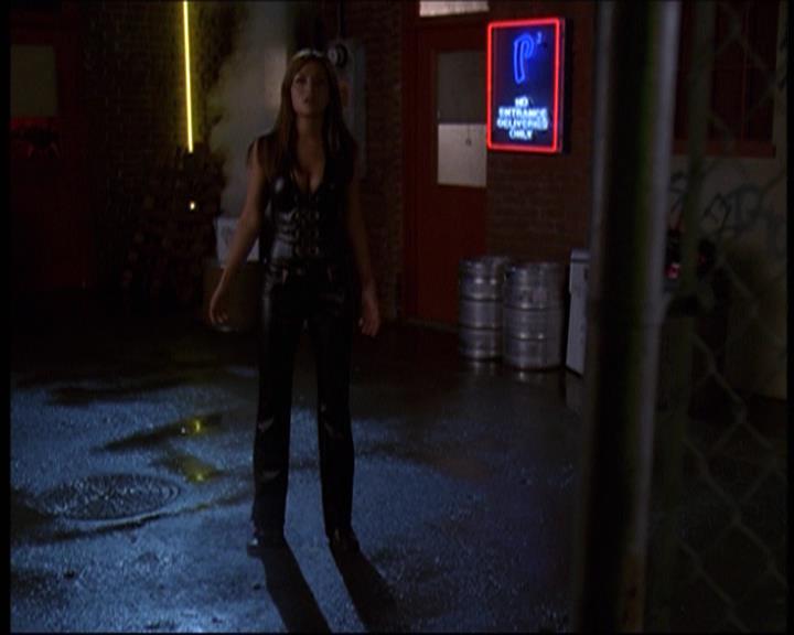 Charmed-Online-dot-610Chris-Crossed0188.jpg