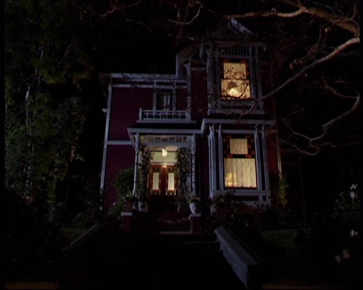 Charmed-Online-dot-610Chris-Crossed0244.jpg Charmed-Online-dot-610Chris-Crossed0244.jpg