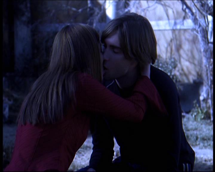 Charmed-Online-dot-610Chris-Crossed0443.jpg Charmed-Online-dot-610Chris-Crossed0443.jpg