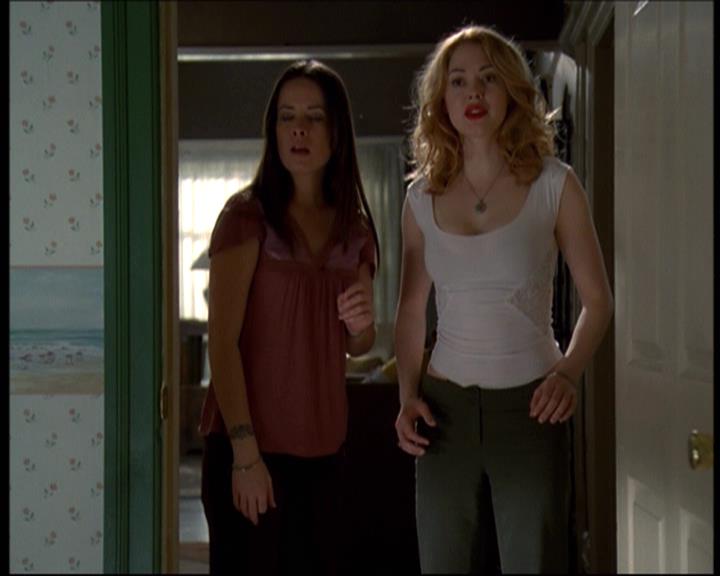 Charmed-Online-dot-610Chris-Crossed0808.jpg