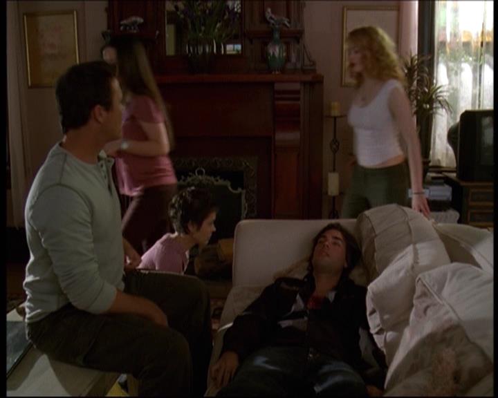 Charmed-Online-dot-610Chris-Crossed0985.jpg