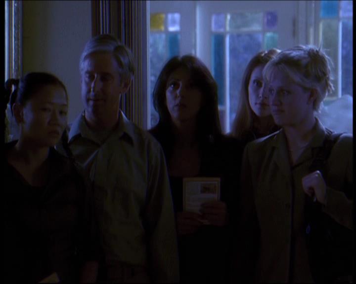 Charmed-Online-dot-610Chris-Crossed1052.jpg