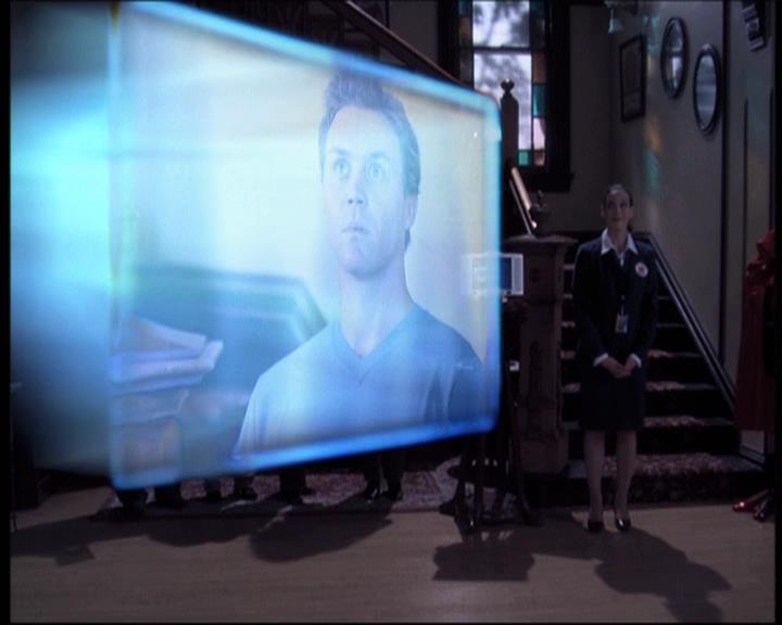 Charmed-Online-dot-610Chris-Crossed1058.jpg