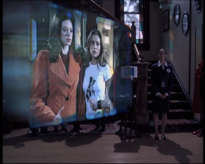 Charmed-Online-dot-610Chris-Crossed1065.jpg