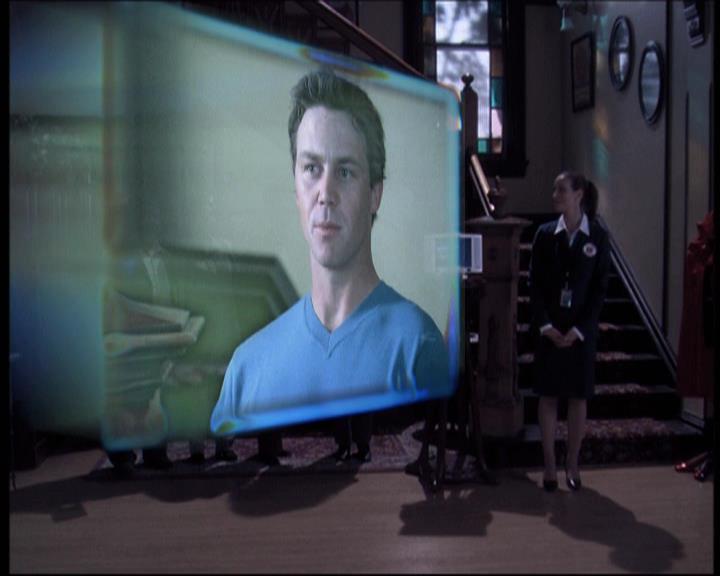Charmed-Online-dot-610Chris-Crossed1066.jpg