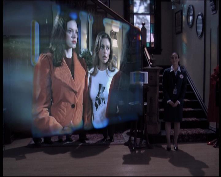 Charmed-Online-dot-610Chris-Crossed1067.jpg