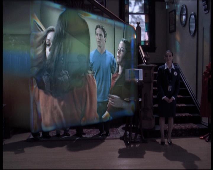 Charmed-Online-dot-610Chris-Crossed1068.jpg