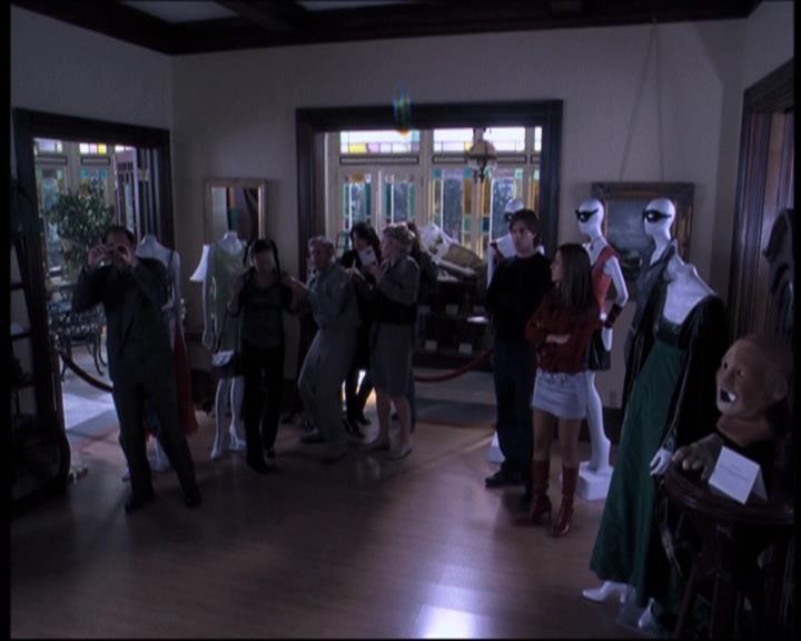 Charmed-Online-dot-610Chris-Crossed1075.jpg