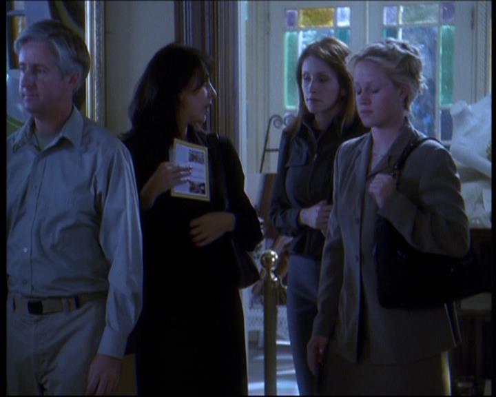 Charmed-Online-dot-610Chris-Crossed1085.jpg