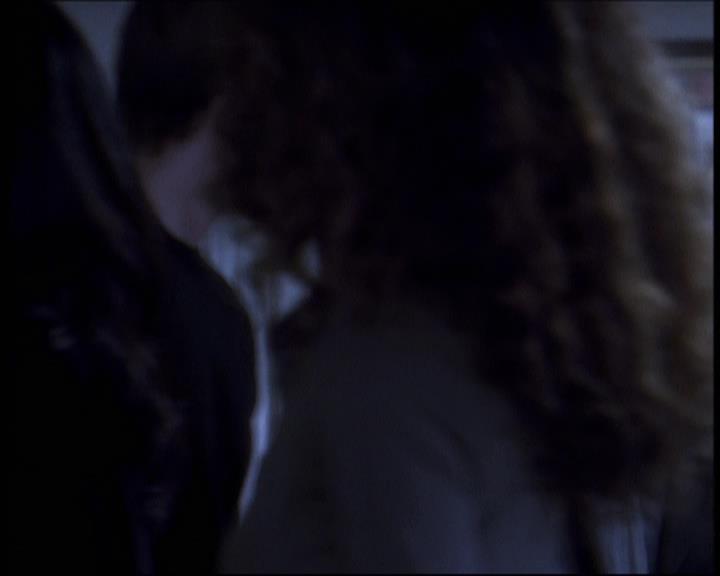 Charmed-Online-dot-610Chris-Crossed1098.jpg Charmed-Online-dot-610Chris-Crossed1098.jpg