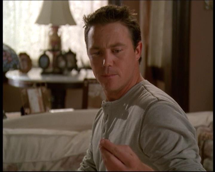 Charmed-Online-dot-610Chris-Crossed1273.jpg