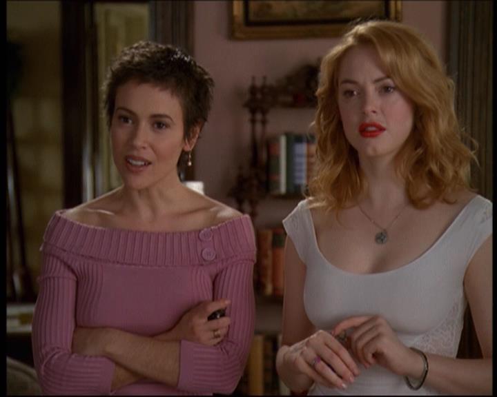 Charmed-Online-dot-610Chris-Crossed1297.jpg