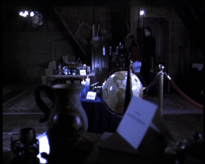 Charmed-Online-dot-610Chris-Crossed1325.jpg Charmed-Online-dot-610Chris-Crossed1325.jpg