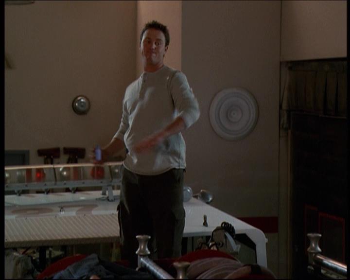 Charmed-Online-dot-610Chris-Crossed1476.jpg Charmed-Online-dot-610Chris-Crossed1476.jpg