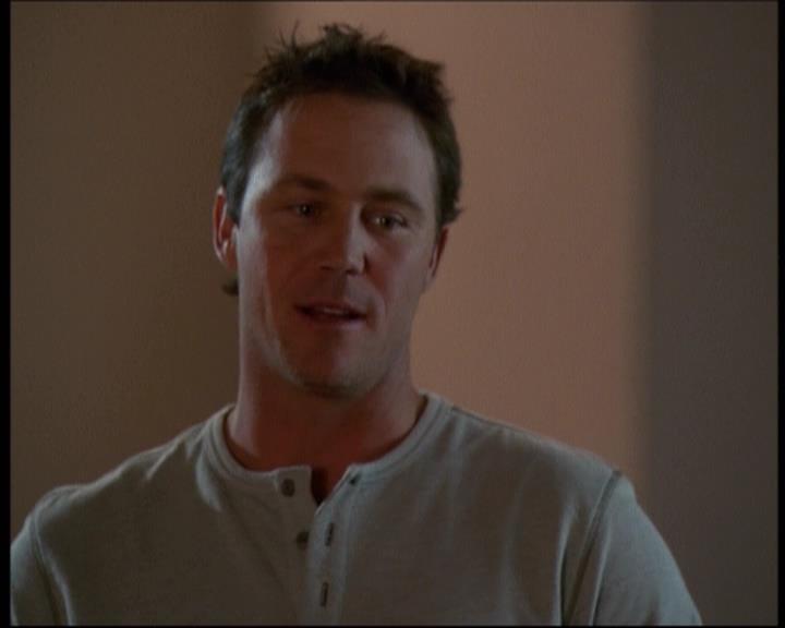 Charmed-Online-dot-610Chris-Crossed1502.jpg Charmed-Online-dot-610Chris-Crossed1502.jpg