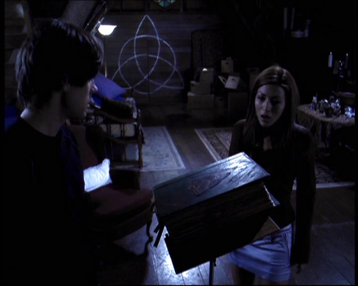 Charmed-Online-dot-610Chris-Crossed1679.jpg