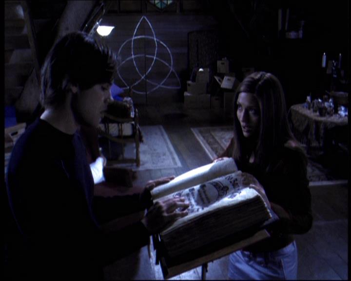 Charmed-Online-dot-610Chris-Crossed1692.jpg