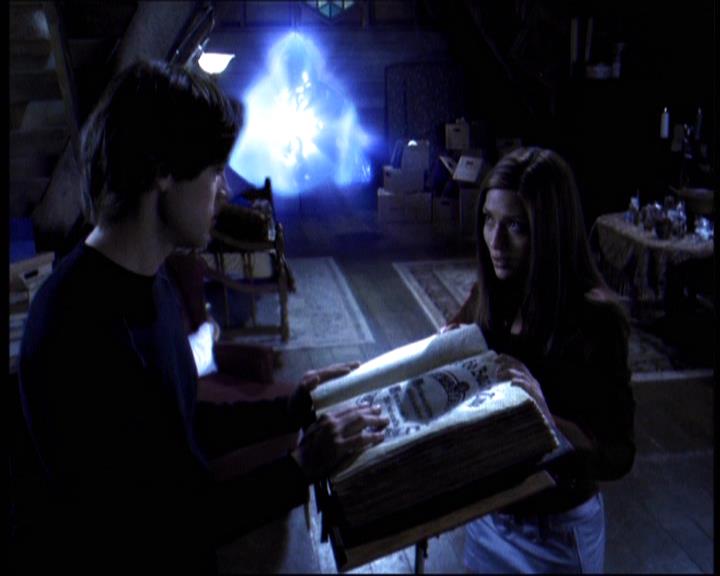 Charmed-Online-dot-610Chris-Crossed1695.jpg