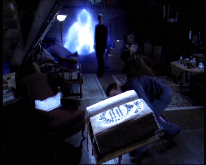 Charmed-Online-dot-610Chris-Crossed1709.jpg