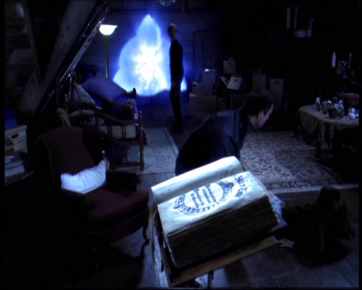 Charmed-Online-dot-610Chris-Crossed1713.jpg