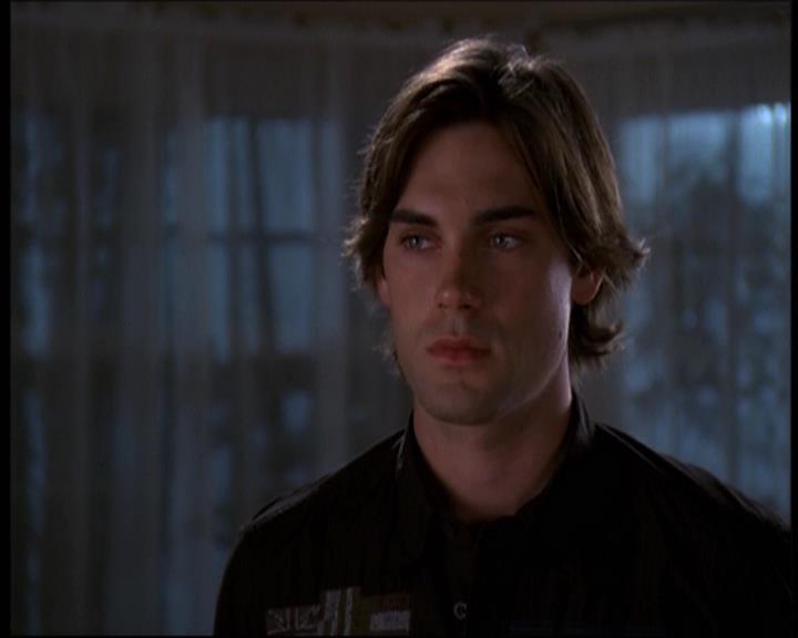 Charmed-Online-dot-610Chris-Crossed1746.jpg