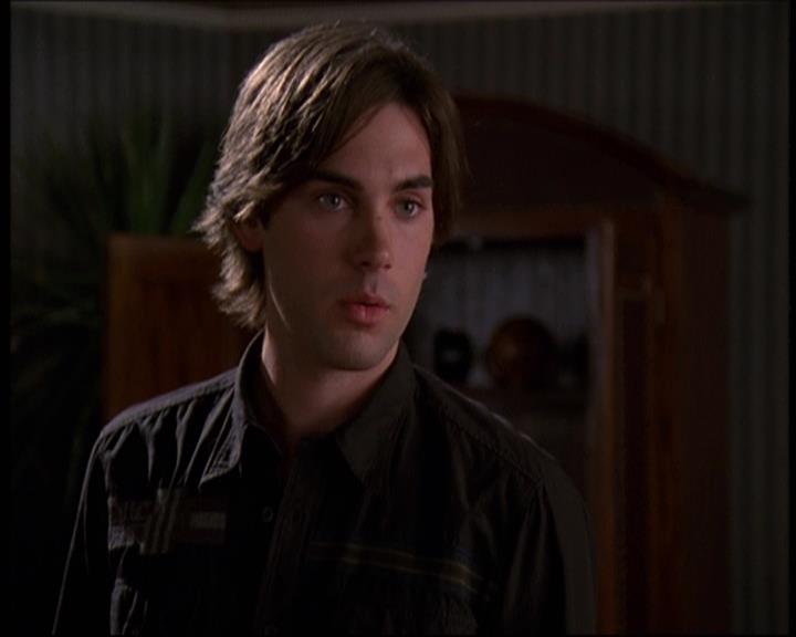 Charmed-Online-dot-610Chris-Crossed1780.jpg
