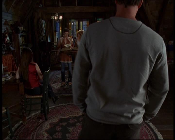 Charmed-Online-dot-610Chris-Crossed1865.jpg Charmed-Online-dot-610Chris-Crossed1865.jpg