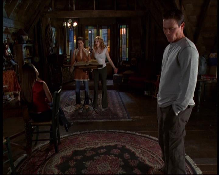 Charmed-Online-dot-610Chris-Crossed1873.jpg
