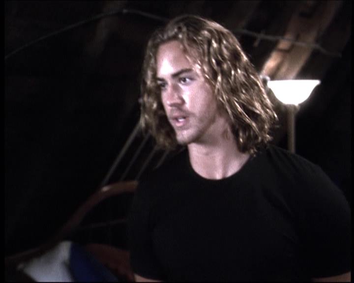 Charmed-Online-dot-610Chris-Crossed1947.jpg Charmed-Online-dot-610Chris-Crossed1947.jpg