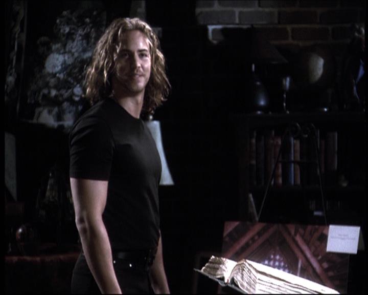 Charmed-Online-dot-610Chris-Crossed1953.jpg Charmed-Online-dot-610Chris-Crossed1953.jpg