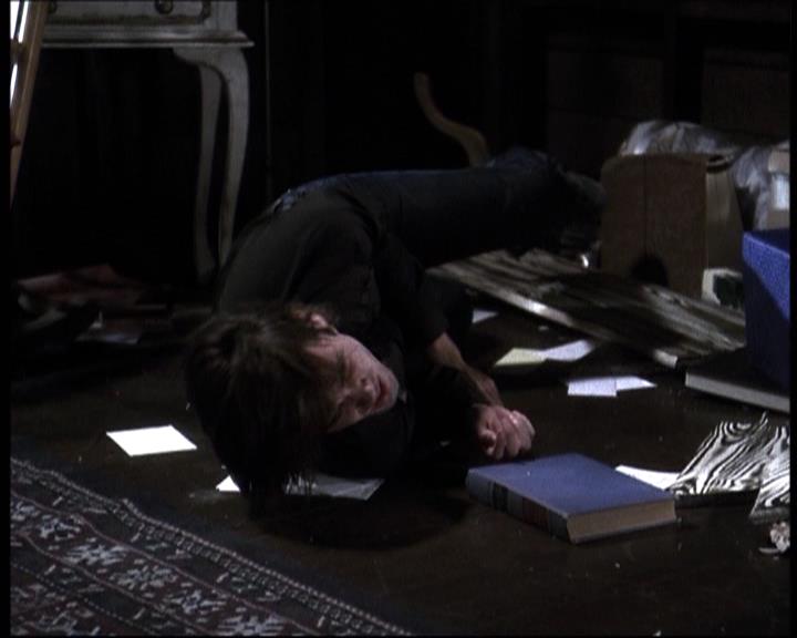 Charmed-Online-dot-610Chris-Crossed2068.jpg Charmed-Online-dot-610Chris-Crossed2068.jpg