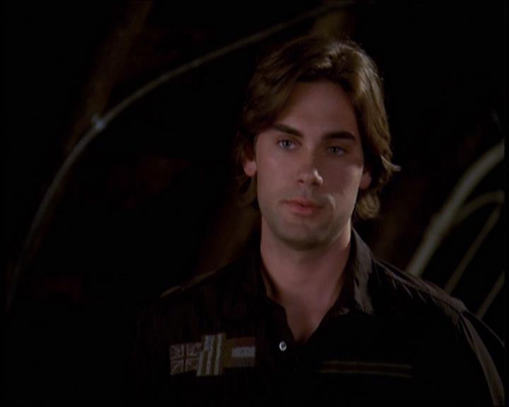 Charmed-Online-dot-610Chris-Crossed2167.jpg
