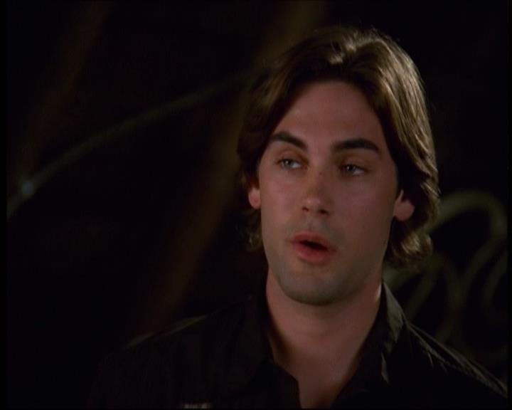 Charmed-Online-dot-610Chris-Crossed2209.jpg Charmed-Online-dot-610Chris-Crossed2209.jpg