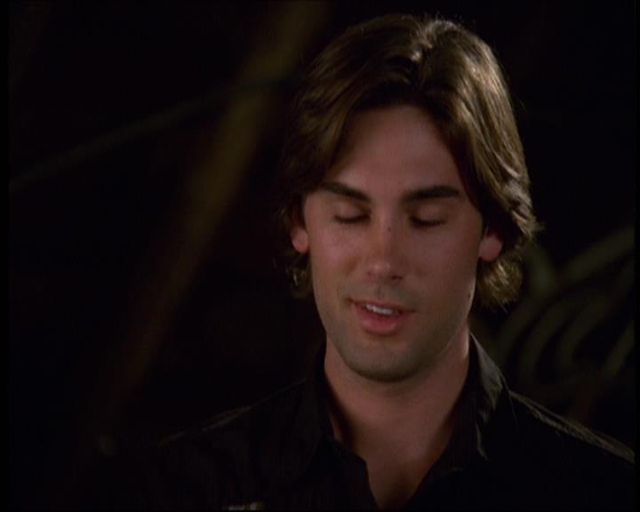 Charmed-Online-dot-610Chris-Crossed2217.jpg