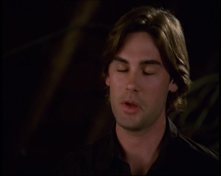 Charmed-Online-dot-610Chris-Crossed2224.jpg