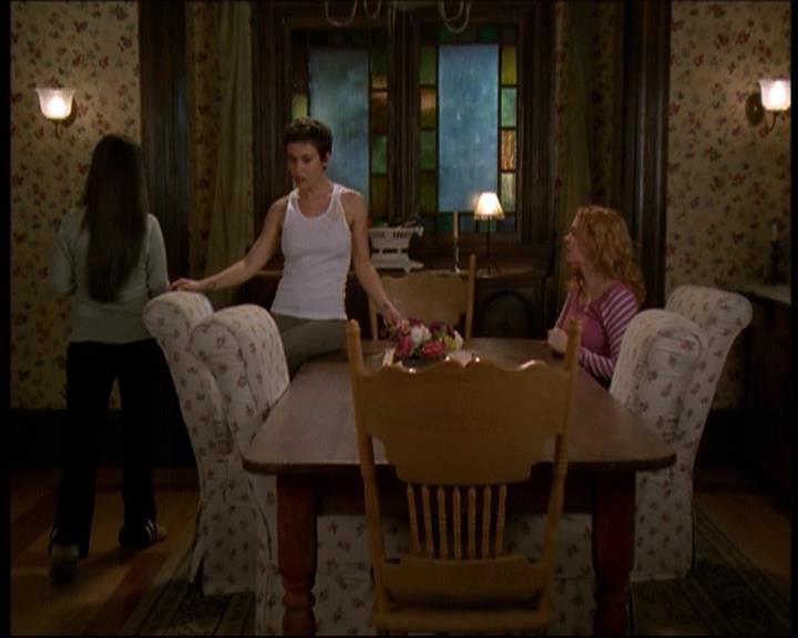 Charmed-Online-dot-610Chris-Crossed2263.jpg